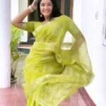 Raveena Daha Instagram - Sundhari penne🥰 Green colour is a dominant color in nature that makes you think of growth. Think of nature and see the incredible variety of shades of green expressing renewal and life. Green evokes a feeling of abundance and is associated with refreshment and peace, rest and security. Green helps people feel rested and secure. #IndiaAt75 #IndiaILove #Instareels #Greencolor #Nature