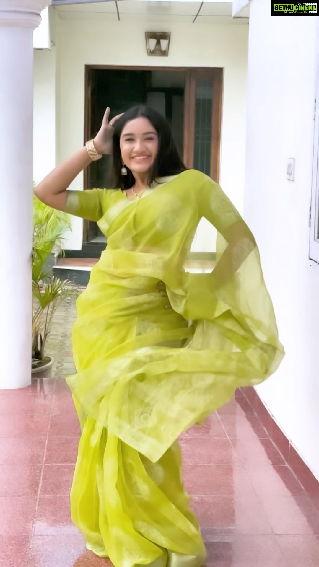 Raveena Daha Instagram - Sundhari penneš„° Green colour is a dominant color in nature that makes you think of growth. Think of nature and see the incredible variety of shades of green expressing renewal and life. Green evokes a feeling of abundance and is associated with refreshment and peace, rest and security. Green helps people feel rested and secure. #IndiaAt75 #IndiaILove #Instareels #Greencolor #Nature