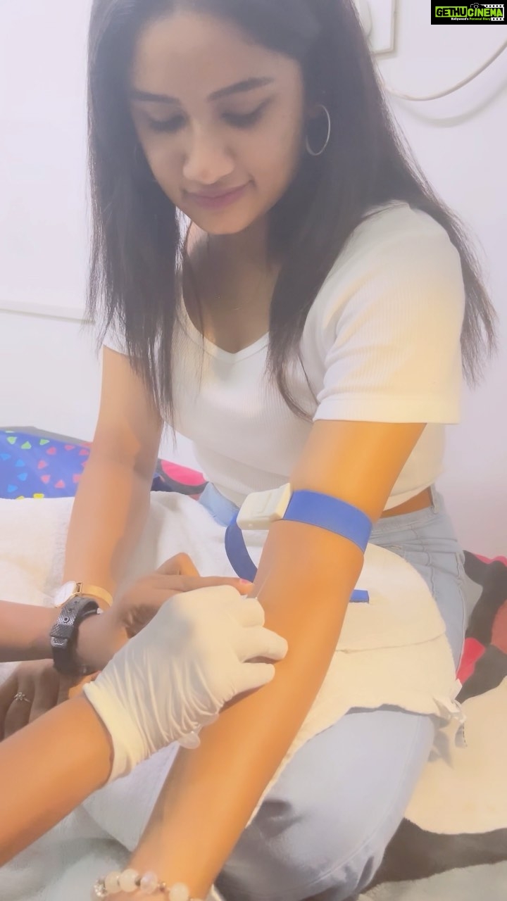 Raveena Daha Instagram - My Personal experience with @smaavins π Great results from advanced PRP therapy π₯° Thankio @smaavins π @dr_lakshanika_skin_hair π #pamperyourself #hairday #treatment #therapy #raveena #raveenadaha