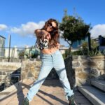 Rubina Dilaik Instagram – Kyunki @jannatzubair29 ne pics click kiye…💗🤩
.
.
.
.
@stylebysaachivj thank you for styling