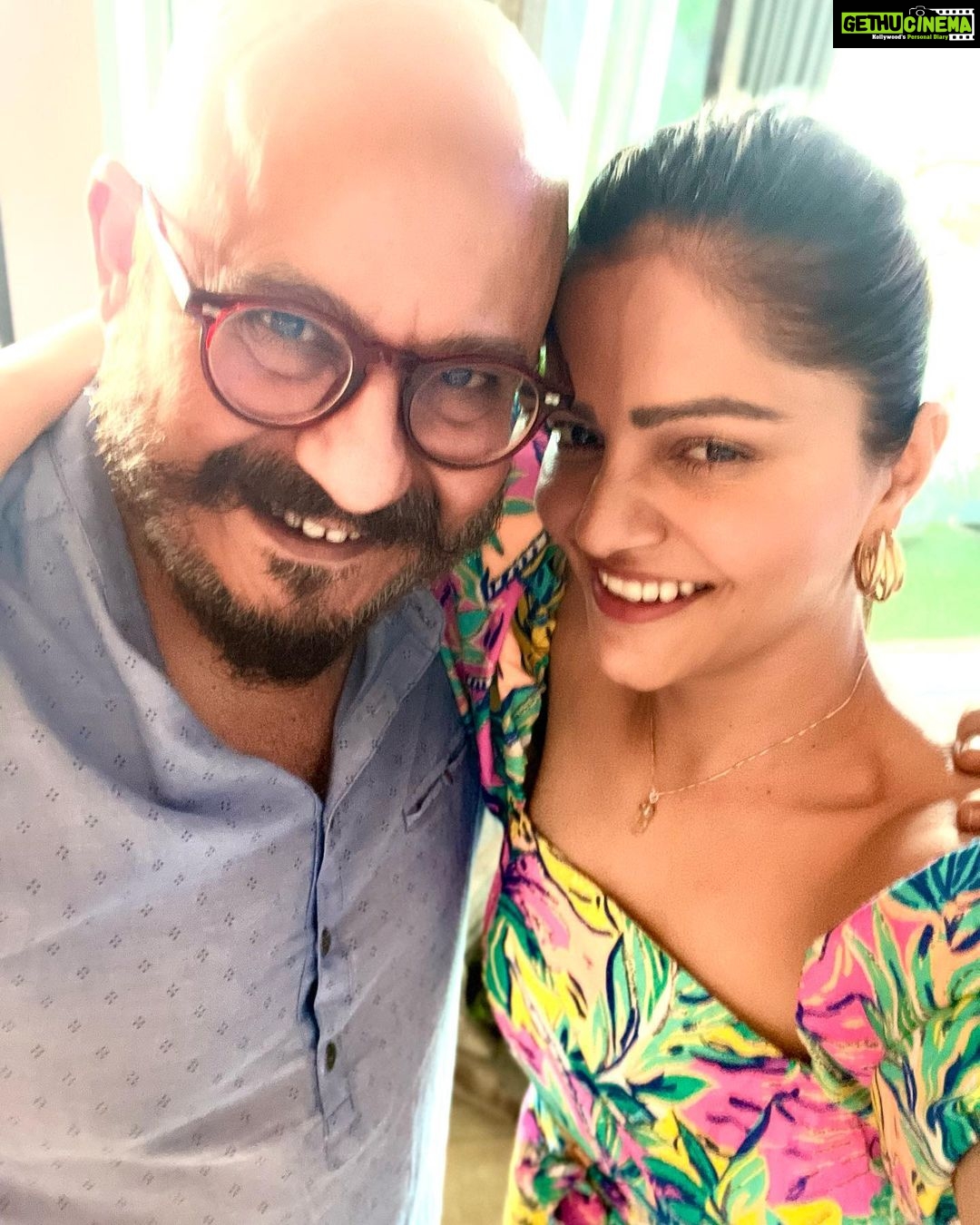 Rubina Dilaik Instagram - Love β€οΈ #blessed ππΌ Pre birthday celebration for our beautiful @surveenchawla π . . . . @ashukla09 @akshaythakker @keertikelkar @meghnachitalia @rizwan7896 @gazala24 @faisal_miya__photuwale @iamnehap @atulunadkat @makeupbymuskaaan