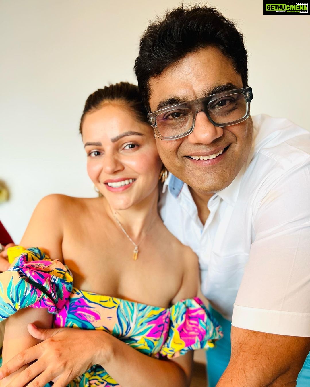 Rubina Dilaik Instagram - Love β€οΈ #blessed ππΌ Pre birthday celebration for our beautiful @surveenchawla π . . . . @ashukla09 @akshaythakker @keertikelkar @meghnachitalia @rizwan7896 @gazala24 @faisal_miya__photuwale @iamnehap @atulunadkat @makeupbymuskaaan