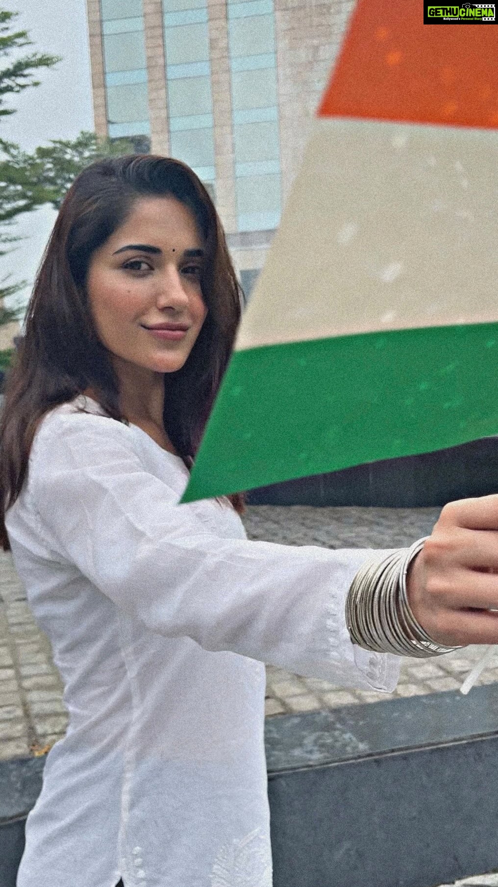 Ruhani Sharma Instagram - Celebrating 75 years of independence 🇮🇳 #jaihind #proudindian #happyindependenceday #harghartiranga