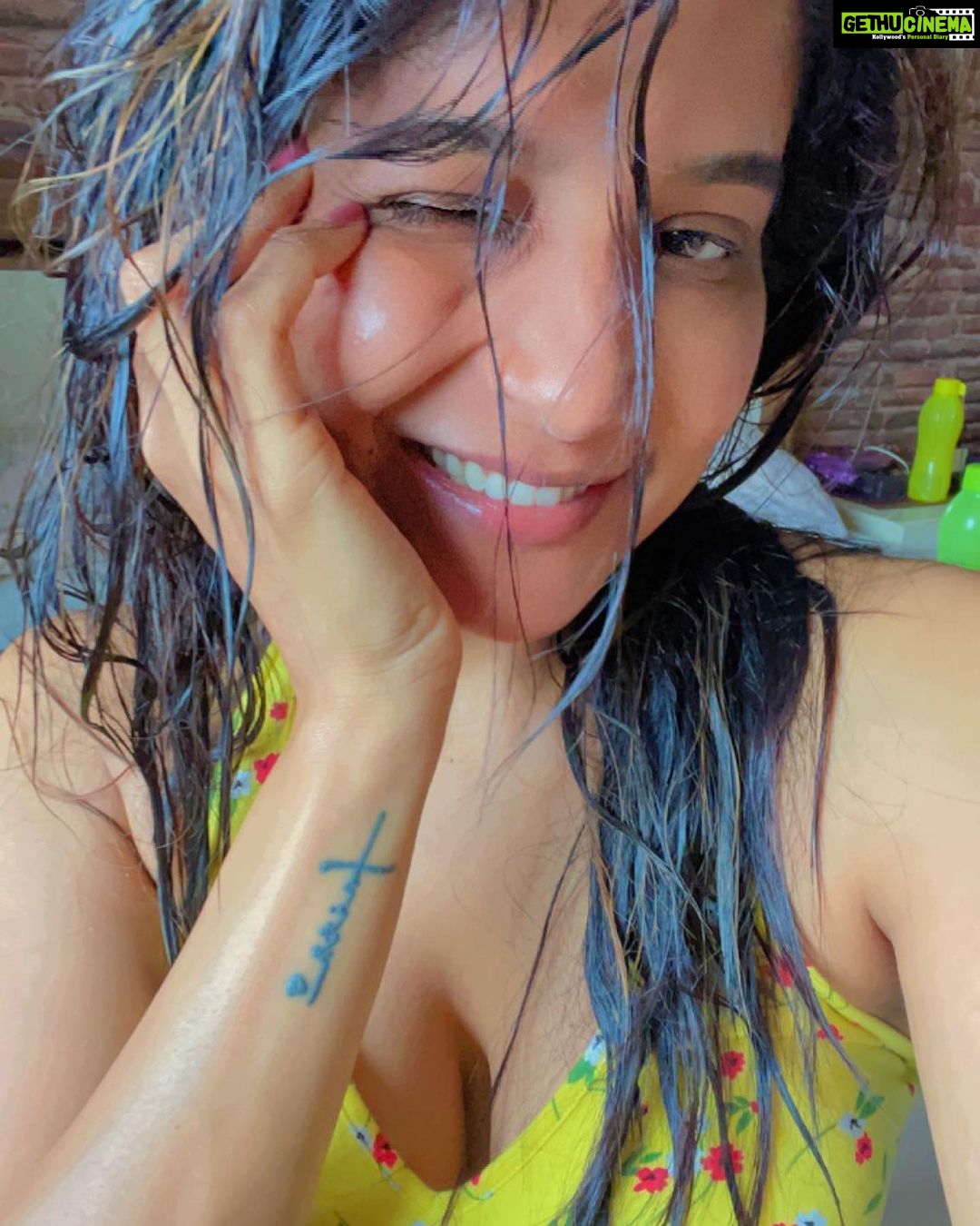 Sakshi Agarwal Instagram - Being back home in Namma Chennai feels Awesome😍 . Work mode has already started😍 Chennai, India