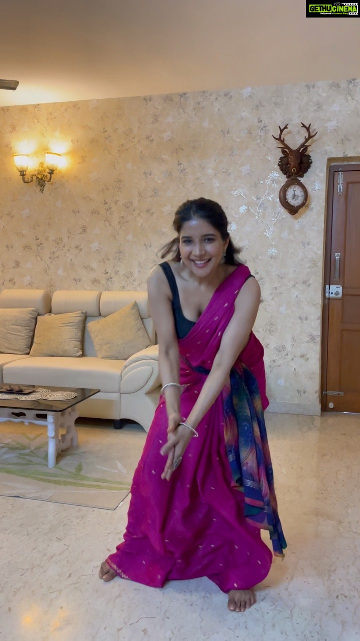 Sakshi Agarwal Instagram - After a long timeš„° . Mua@umamakeoverartistry Hairstyle&drape@makeupbyshyamala Jewellery @fineshinejewels #feelitreelit #reelitfeelit #instagramreels #reelsinstagram #rarareddyiamready #trendingvideos #trendingreels #trendingsongs #explorepage #explore #foryou #macherlaniyojakavargam @macherlaniyojakavargam Chennai, India