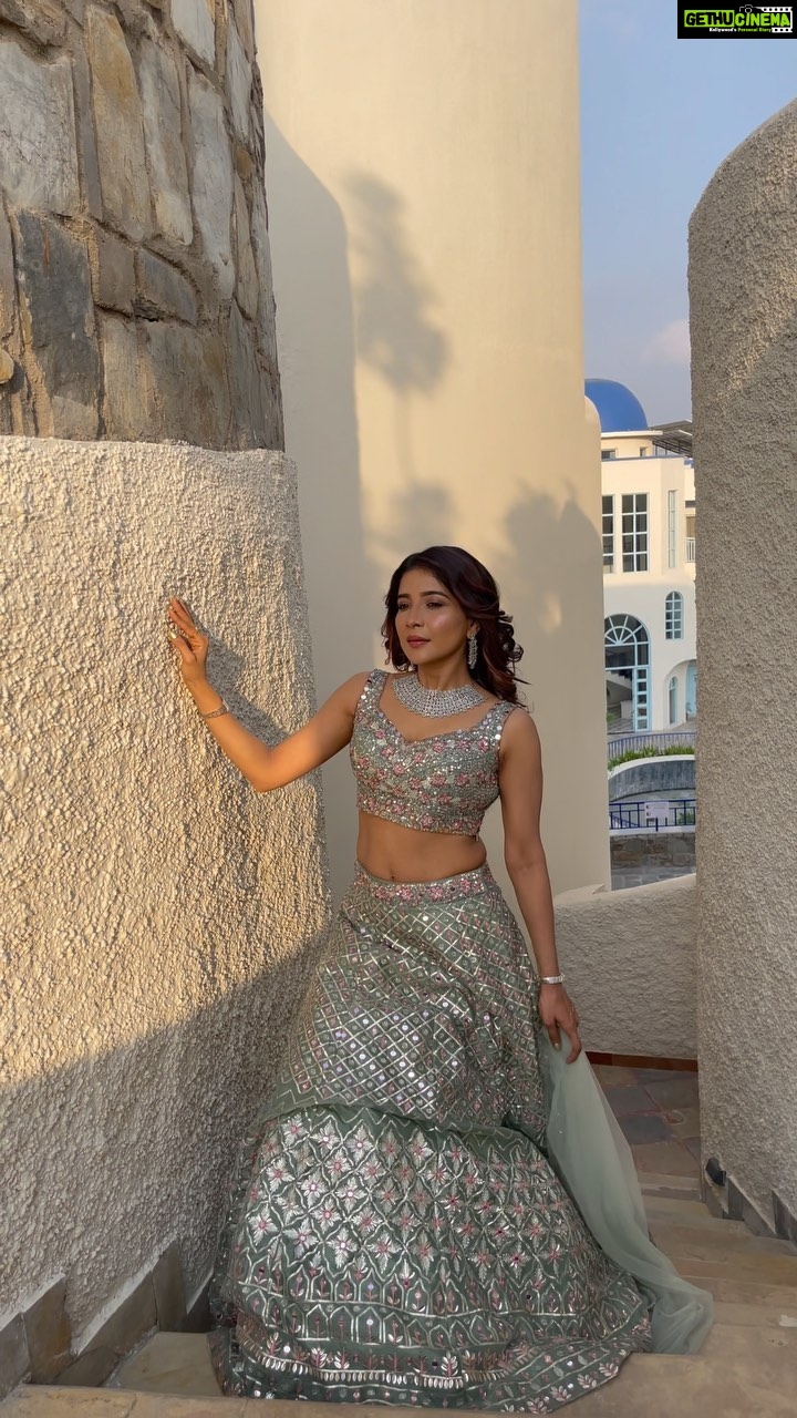 Sakshi Agarwal Instagram - Coz u like it๐ . #feelitreelit #instagramreels #trendingsongs #trendingnow #anirudhsongs #sakshiagarwal #reelitfeelit #explore #explorepage