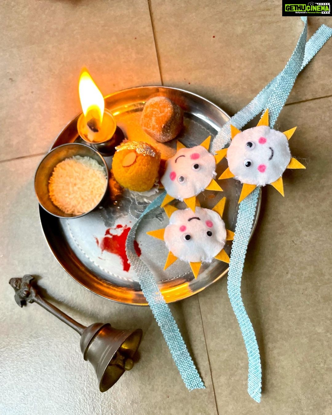 Sameera Reddy Instagram - Raksha Bandhan is celebrating sibling protection & security & I know Nyra will fiercely do that for her brothers as they will for her💃🏻Celebrating the sweetest sibling bond. Happy Raksha Bandhan ❤️💫 we miss you Nirvaan @therealmeghanareddy #rakshabandhan @diydayalishka love the handmade Rakhis😍