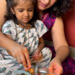 Sameera Reddy Instagram – Raksha Bandhan is celebrating sibling protection & security & I know Nyra will fiercely do that for her brothers as they will for her💃🏻Celebrating the sweetest sibling bond. Happy Raksha Bandhan ❤️💫 we miss you Nirvaan @therealmeghanareddy #rakshabandhan @diydayalishka love the handmade Rakhis😍