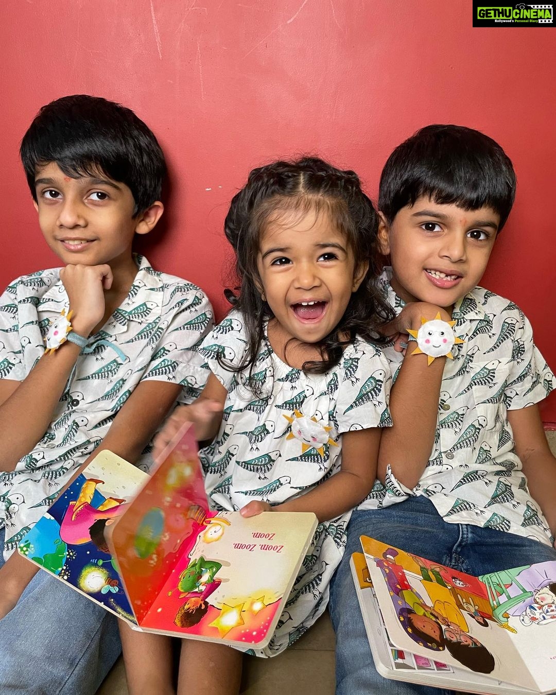 Sameera Reddy Instagram - Raksha Bandhan is celebrating sibling protection & security & I know Nyra will fiercely do that for her brothers as they will for her💃🏻Celebrating the sweetest sibling bond. Happy Raksha Bandhan ❤️💫 we miss you Nirvaan @therealmeghanareddy #rakshabandhan @diydayalishka love the handmade Rakhis😍