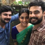 Samyuktha Menon Instagram - Throwback to those adipoli shoot days. With the writer @viniviswalal , vinieettan 😊😊 #theevandi @tovinothomas