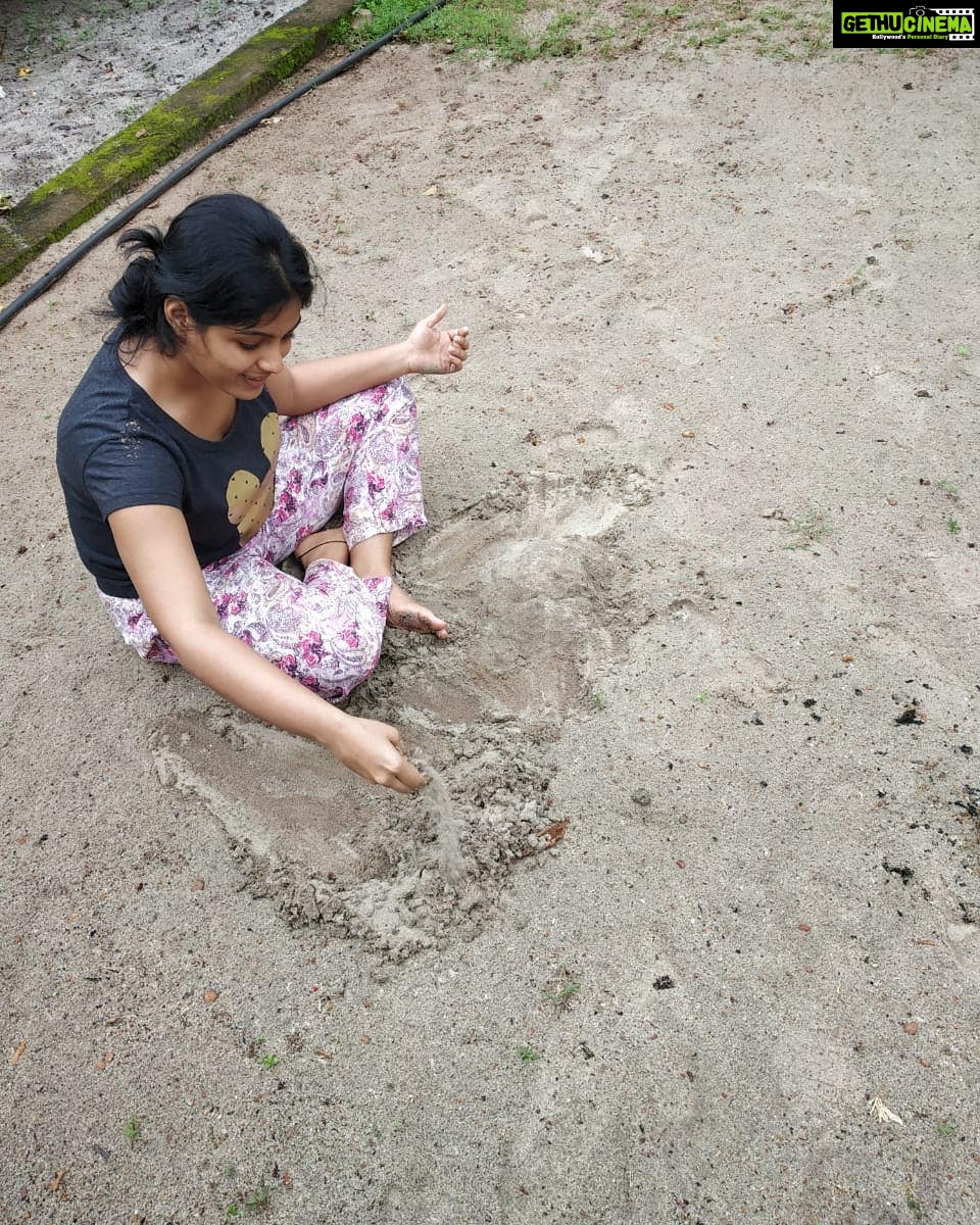 Samyuktha Menon Instagram - #memories and #sand