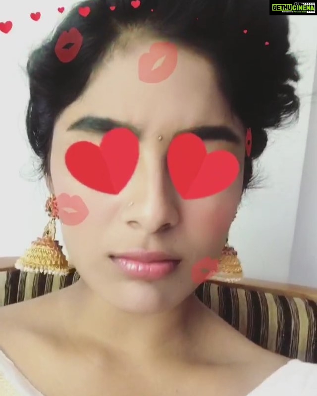Samyuktha Menon Instagram - No no no no kisses or hearts 😁😁😁😁
