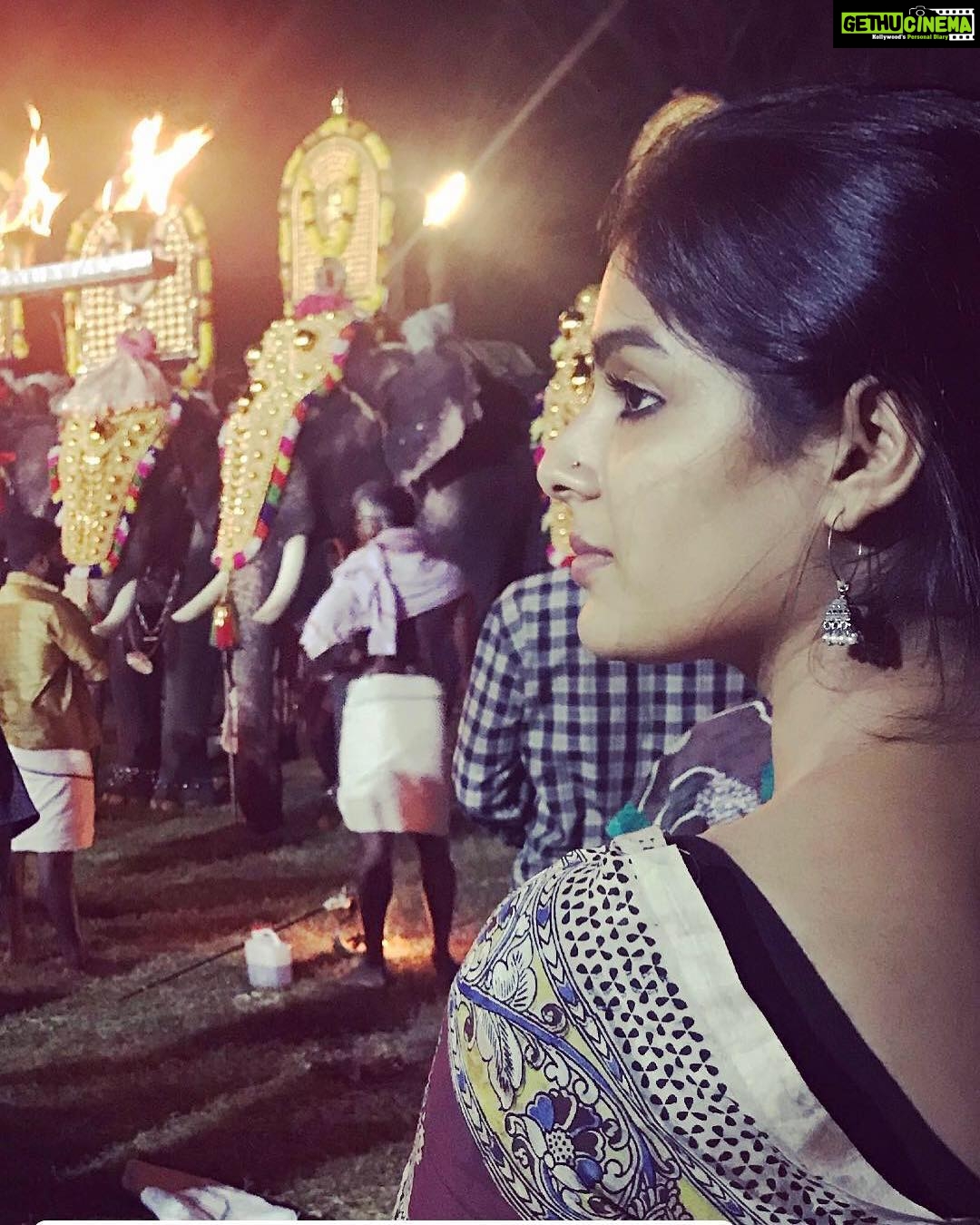 Samyuktha Menon Instagram - #aboutlastnight #mahashivratri Vadakkunnathan Temple