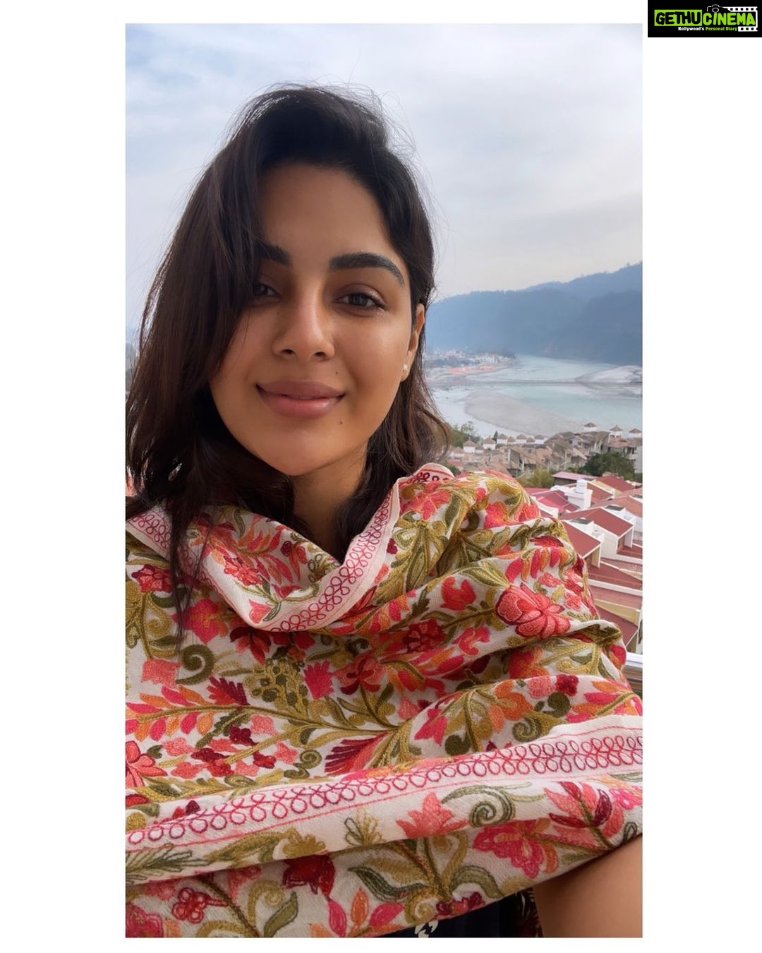 Samyuktha Menon Instagram - The sun is slowly rising , I can hear the sound of the flowing Ganges , the breeze from the Garhwal Himalayas is giving me chills . Birds are chirping and I can hear chantings from the banks of the river . Had envisioned exactly like this in my childhood , at this moment I am living it ! I have been here before , I have lived like this before , but one thing is different now and I don’t want to say that out loud . Samyuktha , from the banks of the Mighty Ganges ! #sanchari #rishikesh #uttarakhand #ganges #travel #india #dream