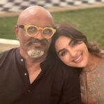 Samyuktha Menon Instagram - Magicians who made me look stunning on the screen ! ❤️ Bheemla Nayak has also been about amazing bonds like these 😊 Super elated to have framed by you Ravi Sir and gotten dolled up by you Raji Garu ! ✨ #friends #mentors #lightnlove #happyfaces #thankstoall #love #ravikchandran #blessed #samoninsta #iamsamyuktha #bheemlanayak