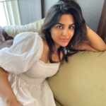 Samyuktha Menon Instagram - The gesture that fascinates anyone is inside you 😉 Captured by @hrushee_ #sunday #shenanigans #lookwithin #lookbeyond #fascinate #sultry #theyeschico #theyneverlie