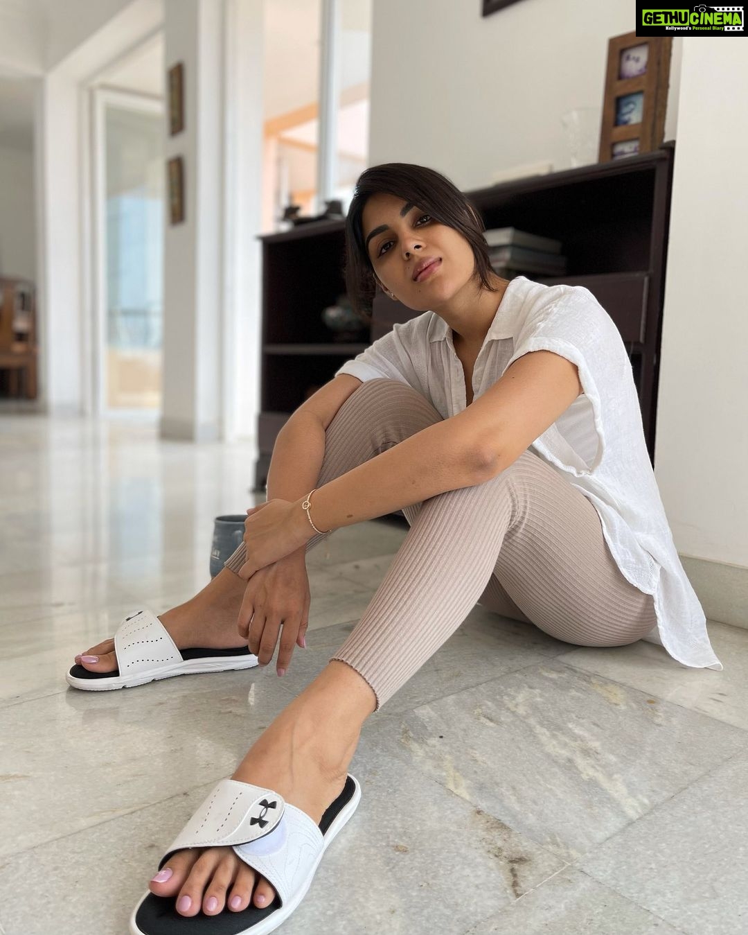 Samyuktha Menon Instagram - Simplicity is the ultimate sophistication 🤍🤍🤍🤍
