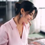 Samyuktha Menon Instagram – UNFORGETTABLE DIVO!
Pretty in pastel pink?
Yea and I’m soaking in the silent charm of this
angelic diamond wear.
On such shimmering days, I really feel entranced. I’m now exclusively yours, DIVO Diamonds.
Thank you @ttdevassy for these sparkles you gift in our lives.
#ExclusivelyYours
#TTDevassy #TTDevassyJewellery #DivoDiamonds #divobytt #samyuktha