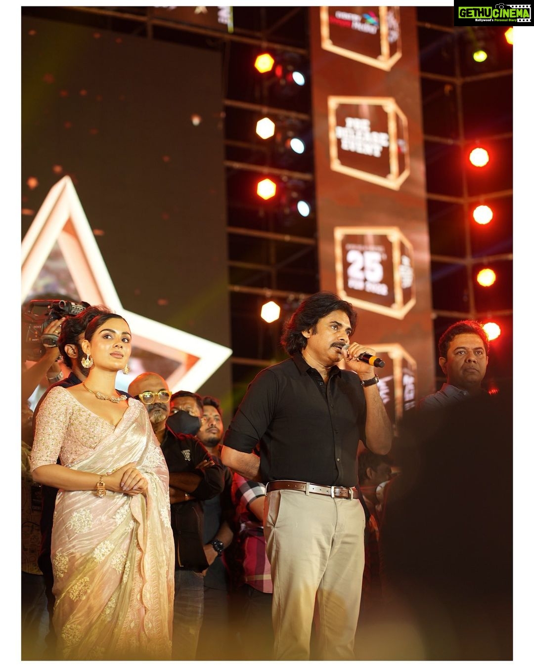 Samyuktha Menon Instagram - Nothing lesser than BLESSED ! To share a frame first, share a scene , share my debut Telugu film and then finally share a stage with these stalwarts is way more than I could have asked for ! ❤️ Bheemla Nayak is receiving rave reviews already and I hope all of you love everything about the film ! 😊 #prerelease #bheemlanayak #bheemlanayakday #pawankalyan #pspk #powerstar #ranadagubatti #photodump #blessed #happiness