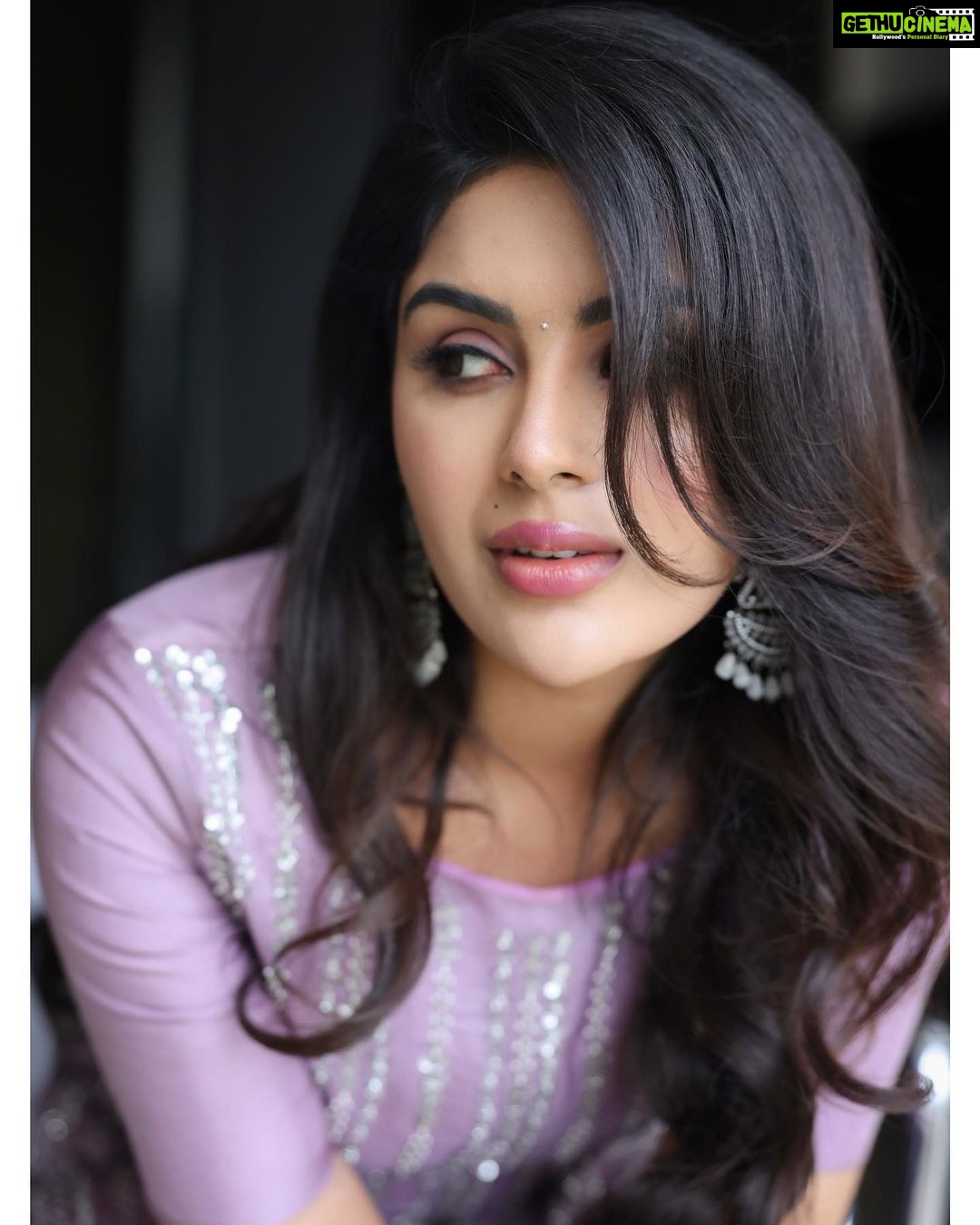 Samyuktha Menon Instagram - Never stop gazing at your dreams ✨ Photography - @pranav.foto Outfit - @arka_by_divya_kanigalupula Jewellery - @petalsbyswathi Stylist - @sandhya__sabbavarapu MUA - @tokalasomasekhar_makeup Hair - @rajesh_chinchili #neversaynever #likethereisnotomorrow #instaphoto #saturday