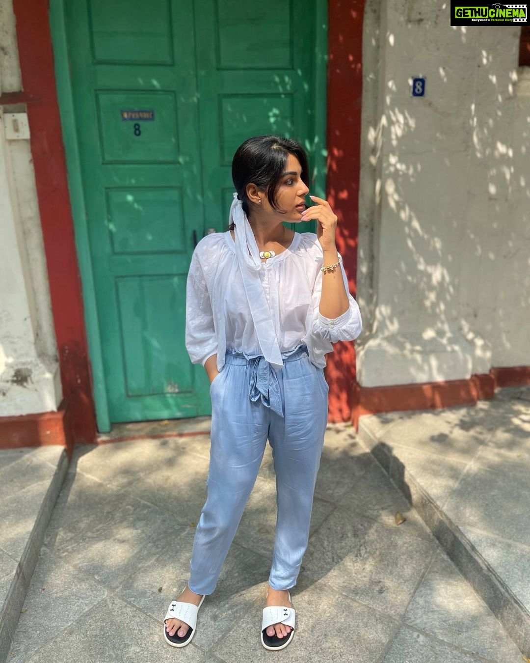 Samyuktha Menon Instagram - Me and my love for myself ❤️ Happy ❤️ day 😘😘 #pondicherrydiaries #mytravelgram #longdrive #motorhead Pondicherry