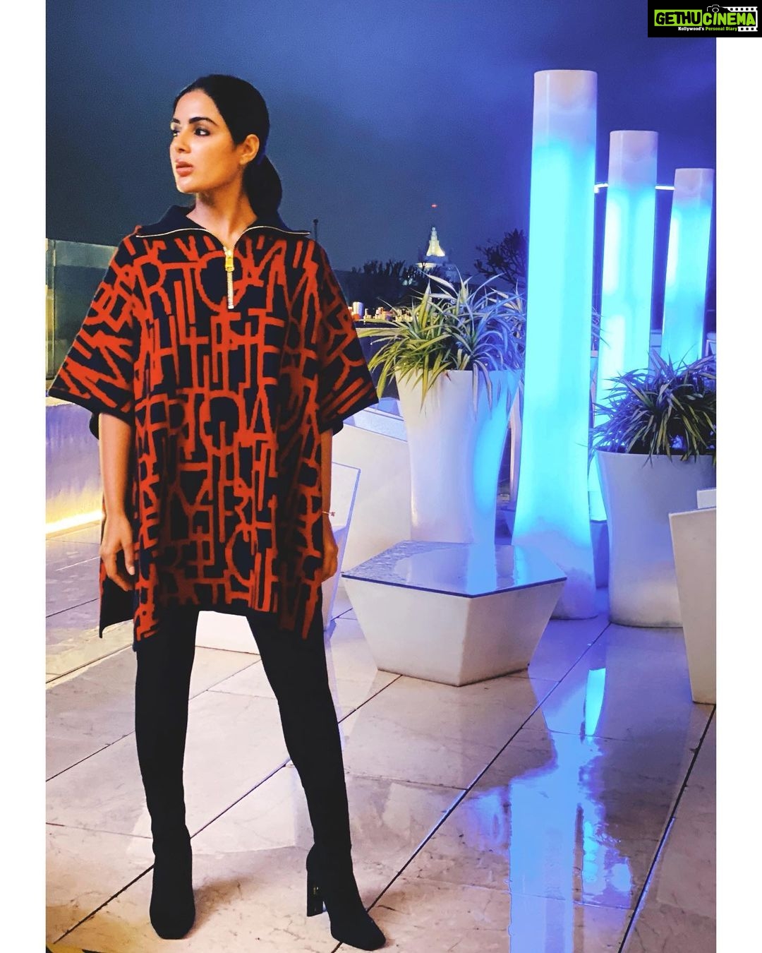 Samyuktha Menon Instagram - A Red and Black kinda Halloween it is 🎃♥️♠️ #sundayvibes #halloween #ootd #red #black #instared #instablack #keepcalm #dressup #hustle #pose #instamood #instahalloween #costume #evening #iamsamyuktha #girlbuildinganempire #talesofsam #samoninsta