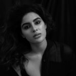 Samyuktha Menon Instagram - I don't believe in playing hard to get. I like to be hard to forget 😉 @akshay.rao.visuals @nehaavchander #blackandwhite #colorless #soulful #tones #undertones #minorscales #grey #greyscales #blackandwhitephotography #b&wphotography #life #journey #findyourself #instasam #samoninsta #talesofsam #iamsamyuktha #girlbuildinganempire #instab&w #portraits #portraitphotography #muse #shadesoflife #photooftheday #black #white #instablack #instawhite
