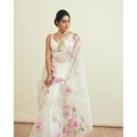 Samyuktha Menon Instagram - Priceless, Limitless and Savage - A queen always dresses to kill, but tastefully 🔥😊 📸 @akshay.rao.visuals In @surbhisoniindia @the_jewel_gallery MUA @nehaavchander Styled by @raji.raaga09 #fierce #fire #tasteful #kill #dressup #instalike #thequeen #queenlike #queen #royal #floral #success #smile #instaqueen #instaprints #potraitphotography #potraits #damsel #happiness #samoninsta #talesofsam #instasam #iamsamyuktha #instamood #filmfare #sareelove #sareepic #saree #instasaree #ootd