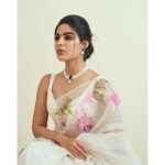 Samyuktha Menon Instagram - Priceless, Limitless and Savage - A queen always dresses to kill, but tastefully 🔥😊 📸 @akshay.rao.visuals In @surbhisoniindia @the_jewel_gallery MUA @nehaavchander Styled by @raji.raaga09 #fierce #fire #tasteful #kill #dressup #instalike #thequeen #queenlike #queen #royal #floral #success #smile #instaqueen #instaprints #potraitphotography #potraits #damsel #happiness #samoninsta #talesofsam #instasam #iamsamyuktha #instamood #filmfare #sareelove #sareepic #saree #instasaree #ootd