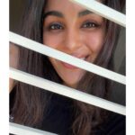 Samyuktha Menon Instagram - Smiling right at you 😉 #peekaboo #windows #allsmiles #lovewhatyoudo #happyme #samfam #samoninsta #keepitsimple #keepitreal