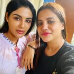 Samyuktha Menon Instagram - Endless chats, countless dreams , sparkling eyes, hearty laughs and holding hands while cruising onwards and upwards together ❤️ Catching up with my favourite @nilufersheriff and talking about all dreams Big ✨ #friendship #rendezvous #chitchats #saturdaymood #withdearone #happypicture