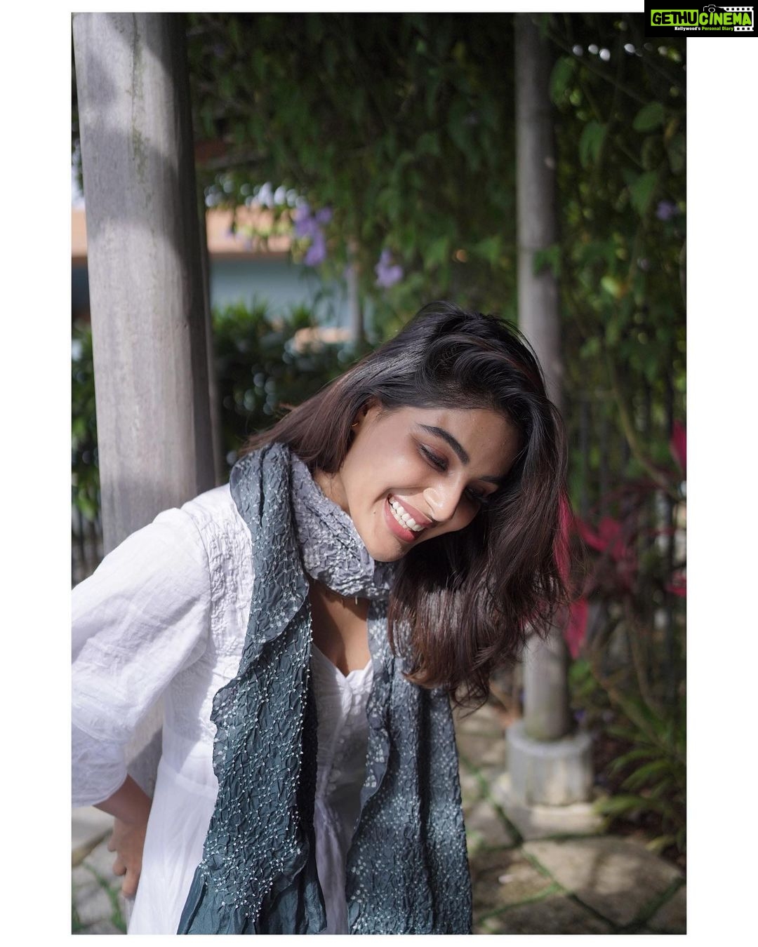Samyuktha Menon Instagram - Your turn to make me laugh like this π Comment below - to what joke would I have laughed like this π Will be pinning 2 really good ones! πΈ @ujjwal_m_ #laugh #joketime #commentbelow #laughoutloud #lol #instalaugh #instamood #instalol #happytimes #letsdothis #laughtherapy #therapy #youandme #tumaurhum #together #us #letslaugh #samoninsta #instasam #talesofsam #iamsamyuktha #makingmemories #instahappy