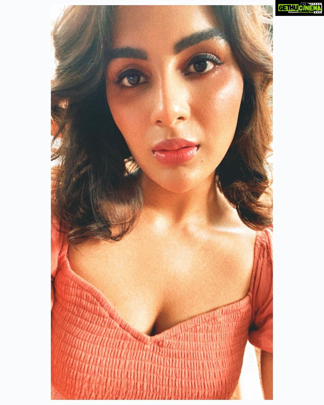Samyuktha Menon Instagram - ✨ Shades of Red ✨ #shadesofred #redlove #hawt #madness #empress #fun #selflove #samoninsta #talesofsam #instasam #samfam #letloose #tothefullest #live #letlive #love #instalaugh #instafun #corridorsoflife #memories #choice #flyhigh