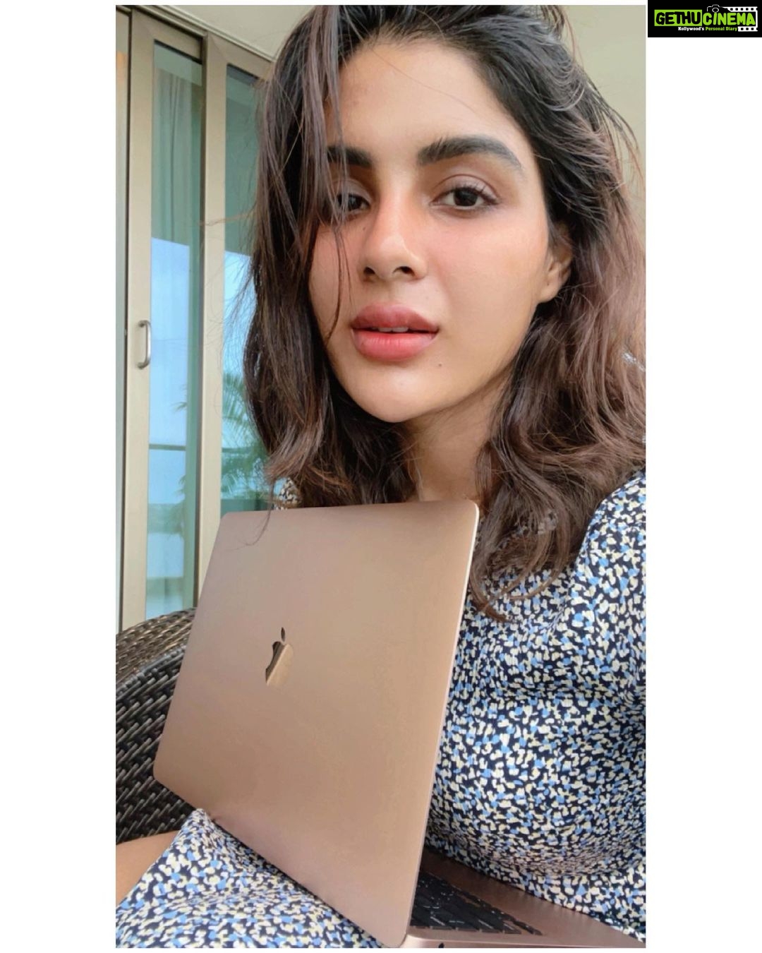 Samyuktha Menon Instagram - Watch Party Vibes on a Lazy Sunday π @primevideoin Watching Cold Case right now on Amazon Prime. Check Bio for link ! π #amazonprime #primeindia #amazonprimevideo #watchparty #coldcase #prithvirajsukumaran #aditibalan #thriller #sundayvibes #instasam #samoninsta #samfam