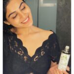 Samyuktha Menon Instagram – Here is some Love for Hair in all Forms from @secrethairoil 

And Oh the thing about love ..love yourself first and everything else falls in line ❤️

#selflove #haircare #secrethairoil #longstoryshort #hairproducts #hairoil #love #loveyourself #naturalhairproducts #secrethaircare #handmadeproducts #blackcharmoil #samoninsta #talesofsam #samfam