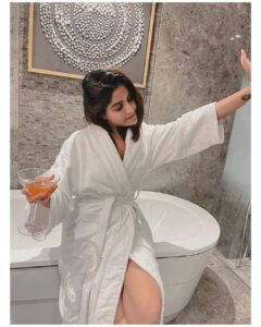 Samyuktha Menon Instagram - ✨And then just before Sunrise ..there is Stardust ✨ What do you think made the babe in robes burst into that loud laughter ? 😄 #soiree #stardust #laughter #stories #story #instatales #samoninsta #instsam #samfam #white #creamywhite #martini #martinilove #goldenglimpse #goldenglow #lifegoals #commentbelow #yourstories #imagination #instafun #instacool #kewl #bathrobe #robe #babeinbathrobe #instamood #toohottohandle #samyuktha #moira #schittscreek