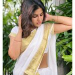 Samyuktha Menon Instagram - LOVE 📷 @faizsiddik #love #luv #instalove #subtle #stunning #saree #instamood #sareelove #keralasaree #samoninsta #samfam #talesofsam #killthemwithsuccess #burythemwithsmile #flow #sultry #instawhite #traditional #stylish #thumbstopper #weekendstunner