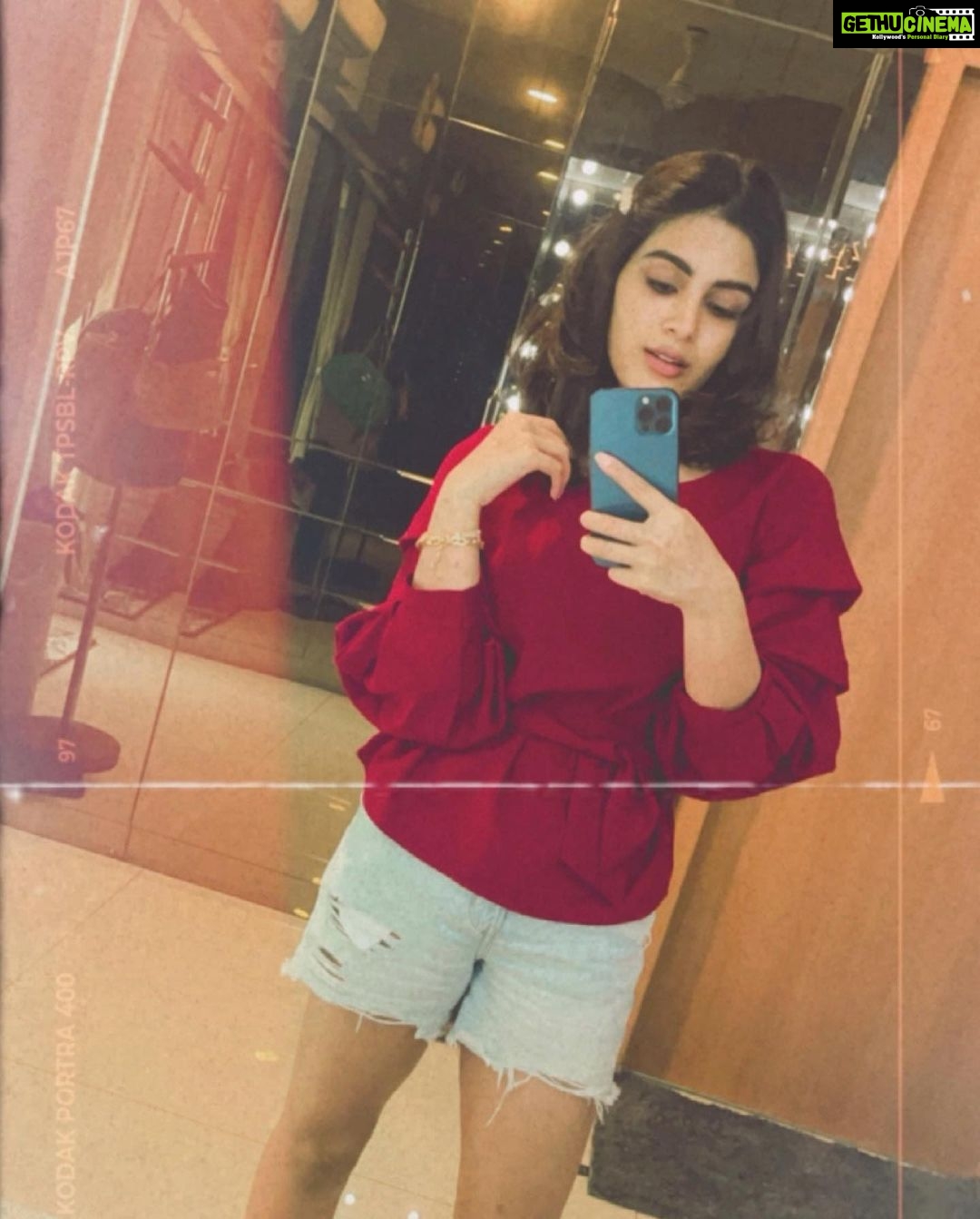 Samyuktha Menon Instagram - Colour up your Life when in the Chaos of Trouble ❤️ #red #gored #shadesofred #instared #joy #energy #chaos #lifequotes #samfam #instalove #samoninsta #instacolours #coloursofinstagram #color #selfiemode #instaselfie #goofyme