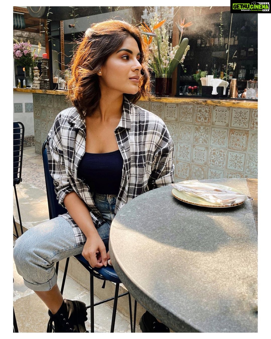 Samyuktha Menon Instagram - Reminiscing days of putting thoughts into action. We shall meet again ๐ #throwback #makingitwork #goodtimes #hyderabad #travel #work #coffeebreaks #ontherun #pause #reset #instapost #instathrowback #instadaily #samoninsta #happiness #instagood #soonagain