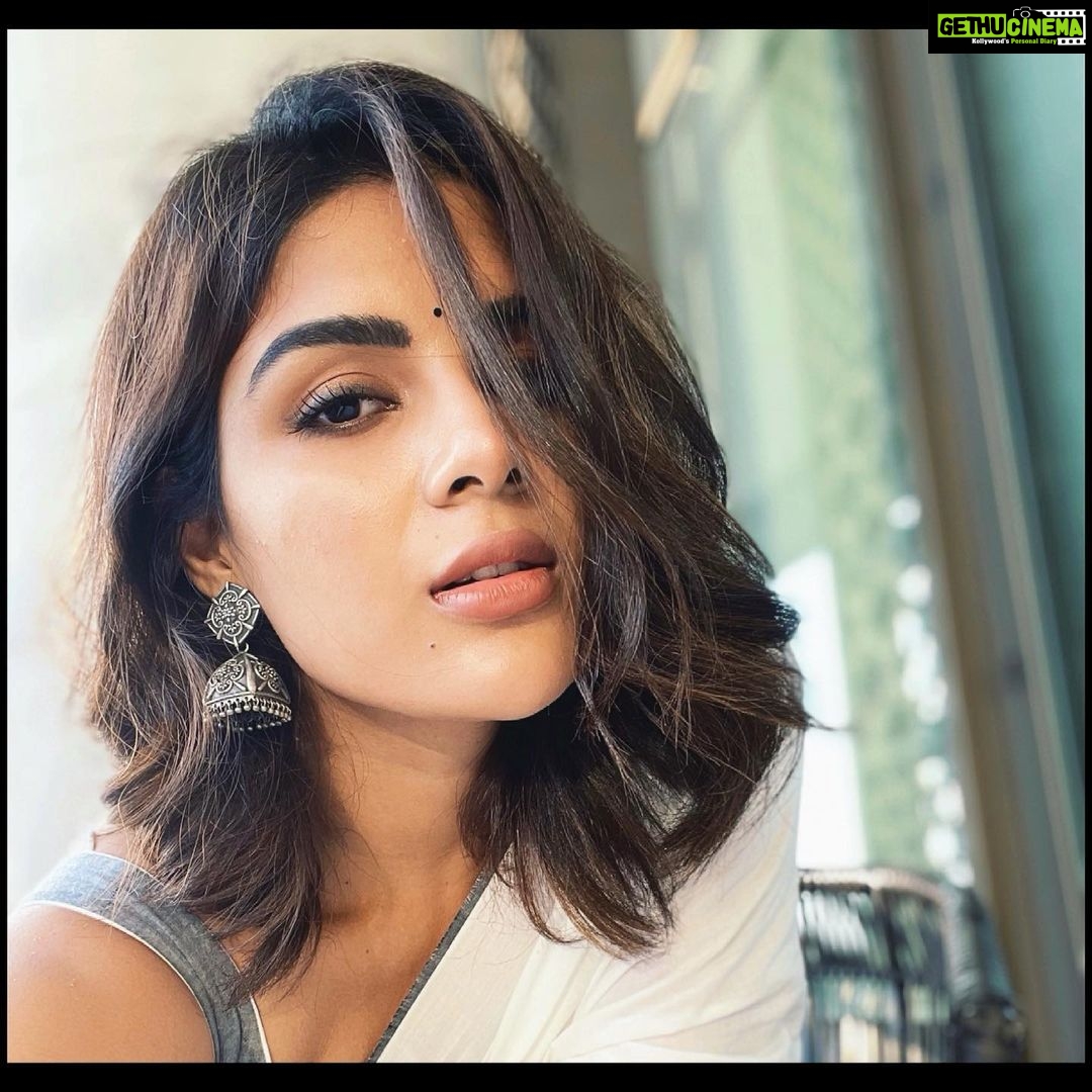 Samyuktha Menon Instagram - When was the last time you Bewitched Somebody ?✨ #bewitching #enchanting #breathtaking #instamood #instabeauty #selflove #saree #sareelove #traditional #malayalipennu #rightatyou #instasmile #samoninsta #instamonday #mondayvibes