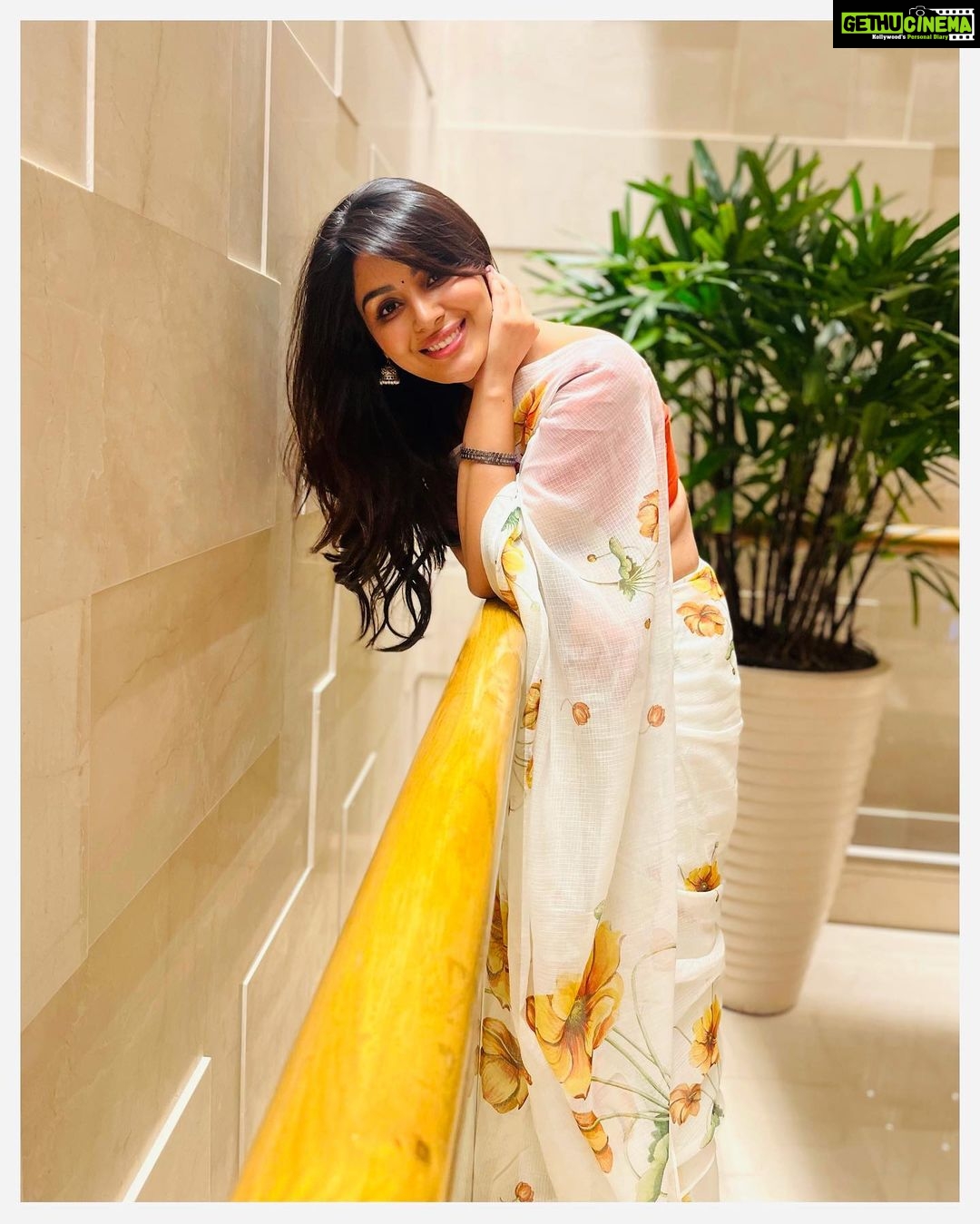 Samyuktha Menon Instagram - Magic 🪄 ✨✨✨
