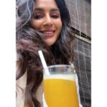 Samyuktha Menon Instagram - Just Orange . Nothing else 😎🍹 #slurp #slurp #slurp