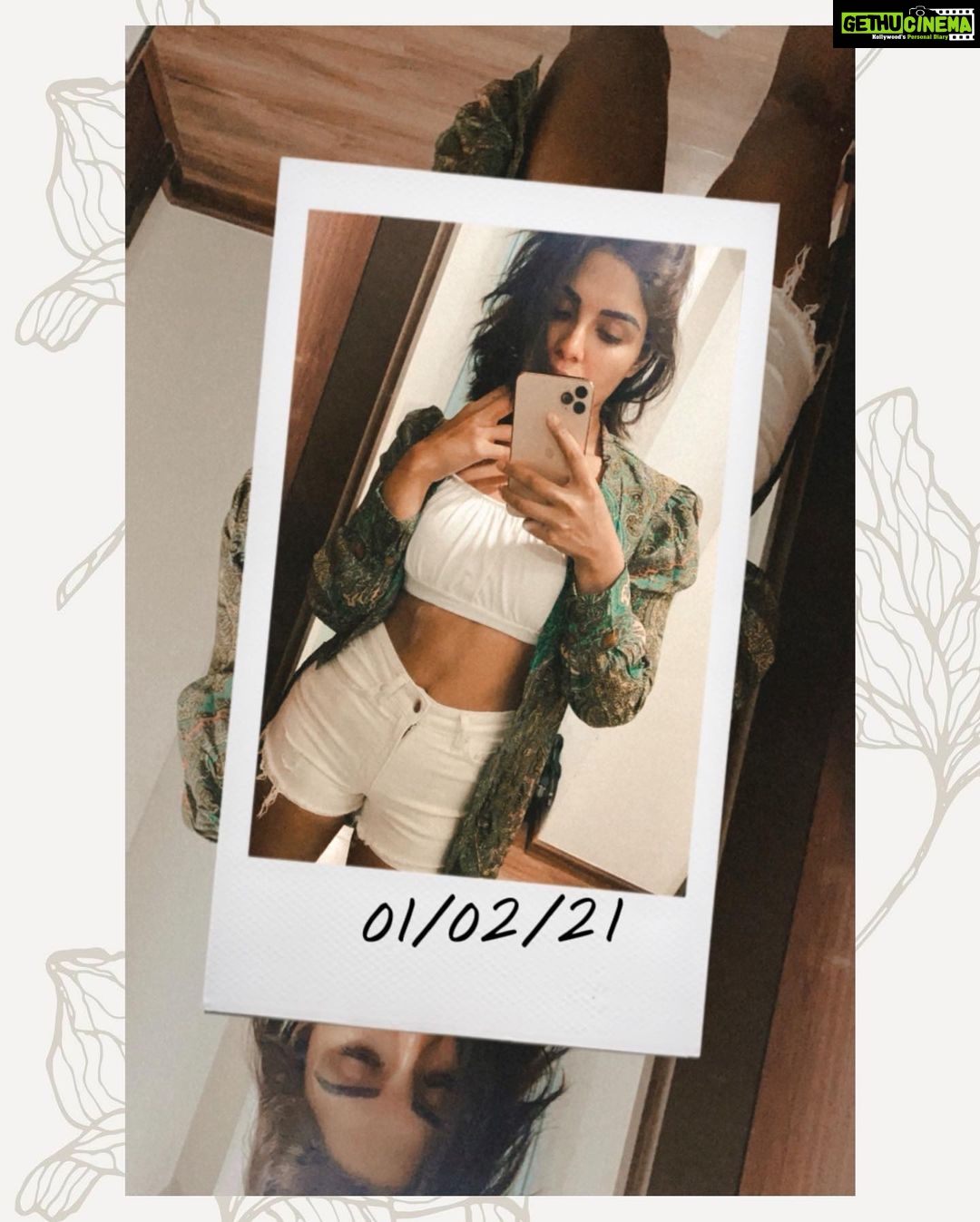 Samyuktha Menon Instagram - Welcome feb !!!