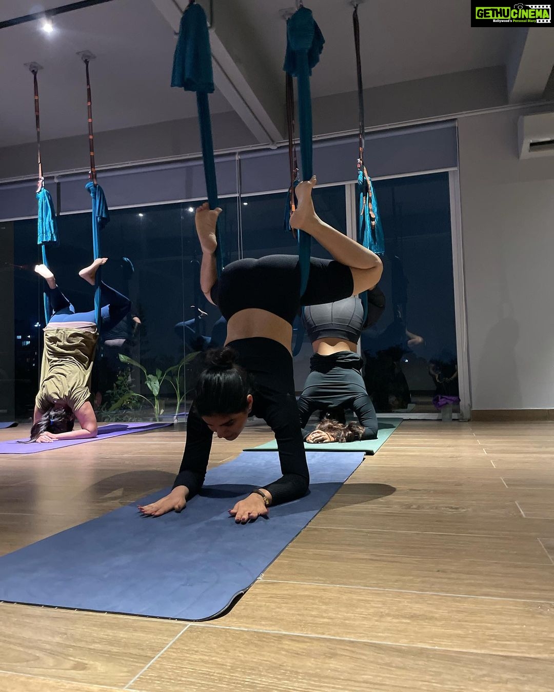 Samyuktha Menon Instagram - Explored something new and I fell in love with it ! #aerialyoga Thank you @luttappiyogi for the guidance and let’s continue !! Thank you @ajithbabu7 for making me try this ! Swipe left to see me and dear friend hanging around 😁 #yoga #antigravity #flex #flying #weekend