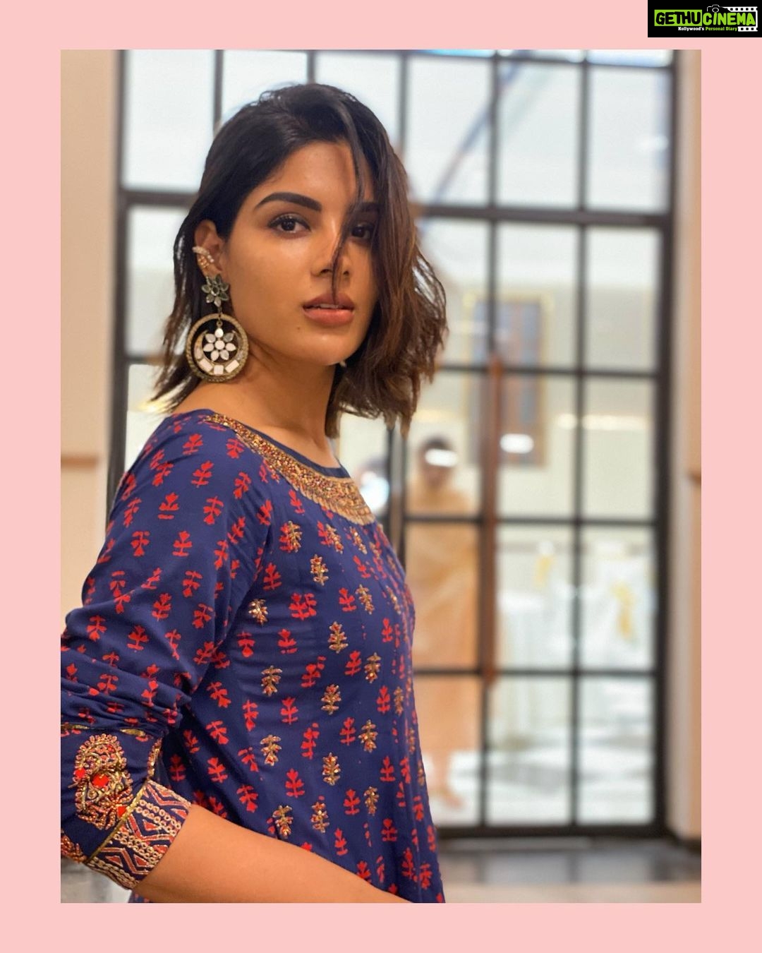 Samyuktha Menon Instagram - 👗 @jugalbandhi 📸 @faizsiddik #shotoniphone