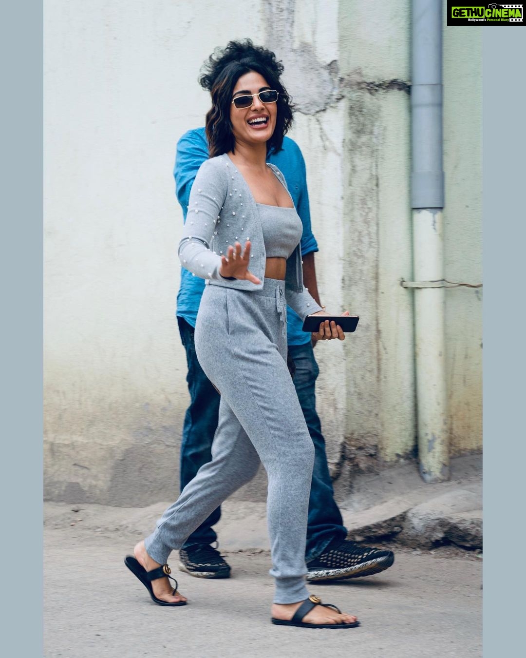 Samyuktha Menon Instagram - I want to appreciate the pap skills of @iambodhisattva_ 😁 #throwback