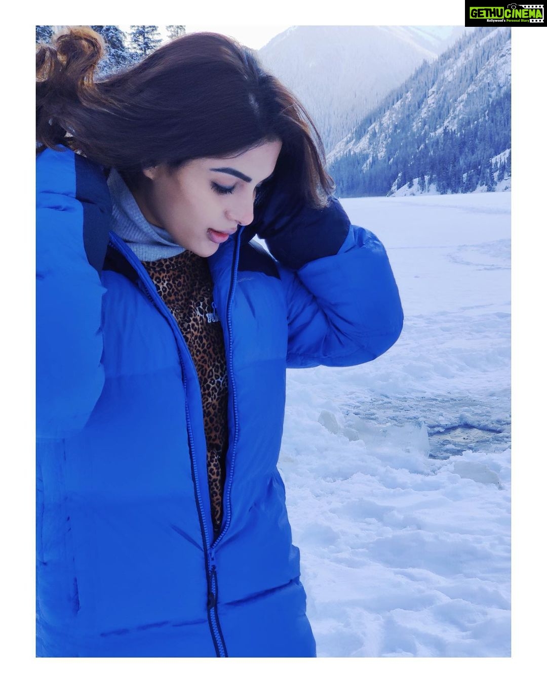 Samyuktha Menon Instagram - Freezing 🥶 -14 degree Celsius!!!! 📸 @pawankumarfilms Kolsay Lake