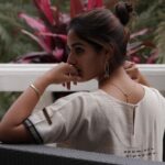 Samyuktha Menon Instagram - झीनी झीनी बीनी चदरिया ॥⁣⁣ काहे कै ताना काहे कै भरनी⁣⁣ कौन तार से बीनी चदरिया ॥⁣⁣ ~ ⁣⁣ Kabir, 15th century weaver poet⁣⁣ ⁣⁣ ~ ⁣⁣ ⁣⁣ “I have run mere cotton threads for the warp and weft. But how did God, the Master Weaver, make this finely woven fabric we call skin that we wear all our lives? What is the warp? What is the weft? What fine thread does he use?” wondered Kabir and broke into a song.⁣⁣ ⁣⁣ Jhini jhini bini chadariya,⁣⁣ Kaahe ka tana, kaahe ki bharani,⁣⁣ Kaun taar se bini chadariya?⁣⁣ ⁣⁣ Kabir sang, deeply immersed in love for the Master Weaver who ran bright coloured threads across the sky to weave mornings and later dyed them in orange and black to make evenings and nights. From the magical skin we wear to the fabric of the sky, the Master Weaver weaves them all ⁣⁣ ⁣⁣ The wonderment of handwoven engulfs me with great warmth as I discover the depth of human skills and life. ⁣⁣ ⁣⁣ ~⁣⁣ ⁣⁣ Handspun, Handwoven. Hand embroidered, Handcrafted outfit by @padmaja.online for Colors of Resilience collection by @savetheloom_org ⁣⁣ --⁣⁣ ⁣⁣ #kabir #poet #weaver #philosophy #inspiration #life #work #worship #journey⁣⁣ ⁣⁣