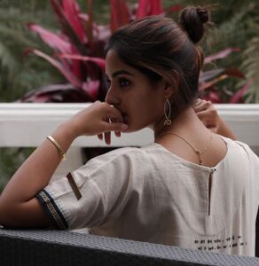 Samyuktha Menon Instagram - झीनी झीनी बीनी चदरिया ॥⁣⁣ काहे कै ताना काहे कै भरनी⁣⁣ कौन तार से बीनी चदरिया ॥⁣⁣ ~ ⁣⁣ Kabir, 15th century weaver poet⁣⁣ ⁣⁣ ~ ⁣⁣ ⁣⁣ “I have run mere cotton threads for the warp and weft. But how did God, the Master Weaver, make this finely woven fabric we call skin that we wear all our lives? What is the warp? What is the weft? What fine thread does he use?” wondered Kabir and broke into a song.⁣⁣ ⁣⁣ Jhini jhini bini chadariya,⁣⁣ Kaahe ka tana, kaahe ki bharani,⁣⁣ Kaun taar se bini chadariya?⁣⁣ ⁣⁣ Kabir sang, deeply immersed in love for the Master Weaver who ran bright coloured threads across the sky to weave mornings and later dyed them in orange and black to make evenings and nights. From the magical skin we wear to the fabric of the sky, the Master Weaver weaves them all ⁣⁣ ⁣⁣ The wonderment of handwoven engulfs me with great warmth as I discover the depth of human skills and life. ⁣⁣ ⁣⁣ ~⁣⁣ ⁣⁣ Handspun, Handwoven. Hand embroidered, Handcrafted outfit by @padmaja.online for Colors of Resilience collection by @savetheloom_org ⁣⁣ --⁣⁣ ⁣⁣ #kabir #poet #weaver #philosophy #inspiration #life #work #worship #journey⁣⁣ ⁣⁣