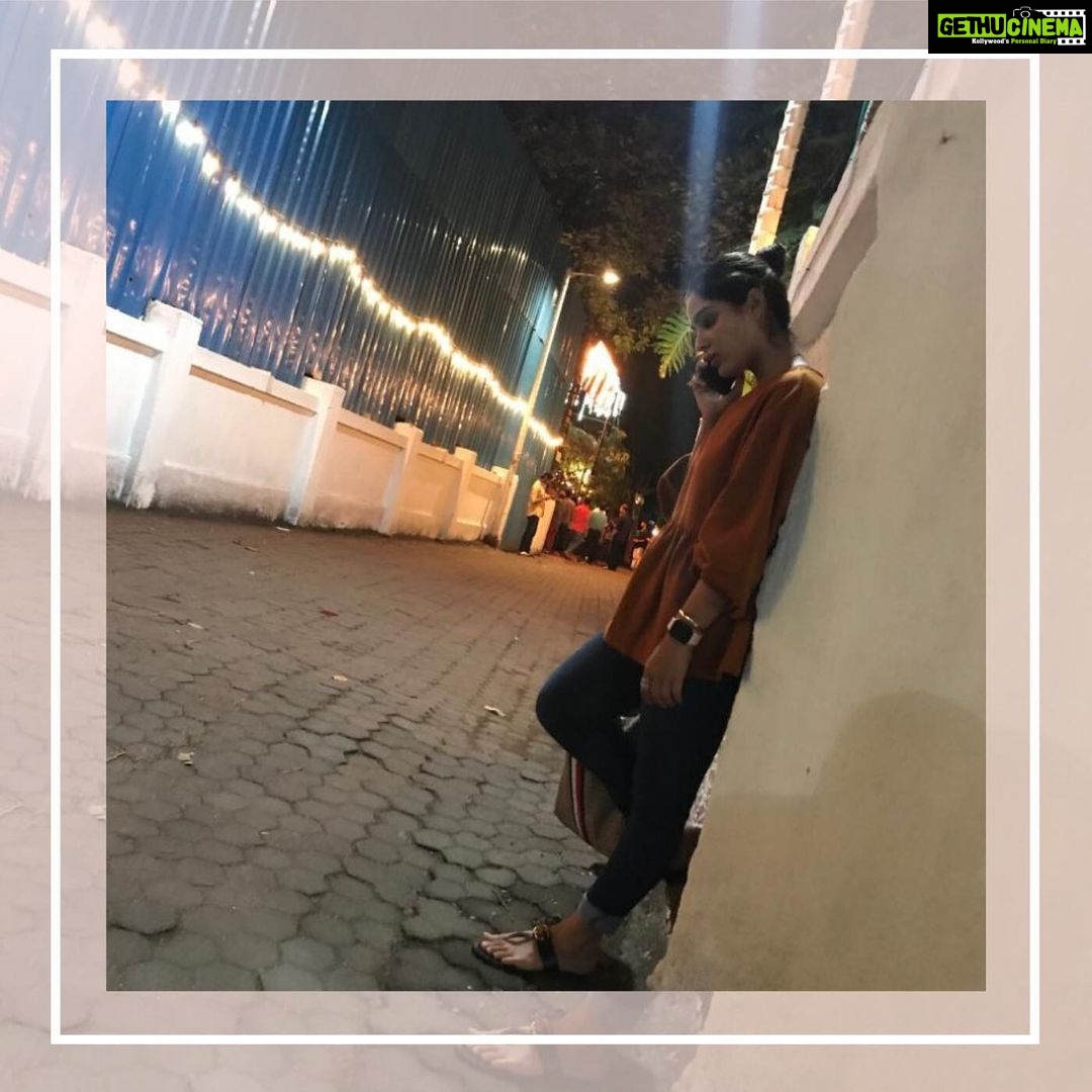 Samyuktha Menon Instagram - Yeh hai Mumbai Meri Jaan Mumbai and me share a great love story. Mumbai does that. It serenades you like no other. I have a long bonding with the city even when I had not come here. The city's Marine Drive, the Gateway, the beaches, and those gazillion stories glorified and celebrated in literature and cinema all through many generations. Mumbai is magical. It continues to enthrall and surprise. It welcomes and embraces warmly, snugs me with a feeling of belongingness. . . The starry nights of tinsel town. Of cinema and arclights. The glitz and grandeur of dreams. Of hope. Of a brighter sunshine. Of life and love. Of that little space in that vast universe. Of that infinite optimism and radiant energy. Mumbai, you always make me feel your own. . . See you soon my Mumbai. Soon I will call you home. Juhu, Mumbai